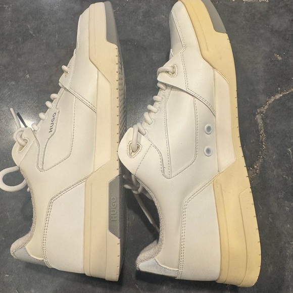 HUGO Men's Cream Sneakers - Picture 2 of 7